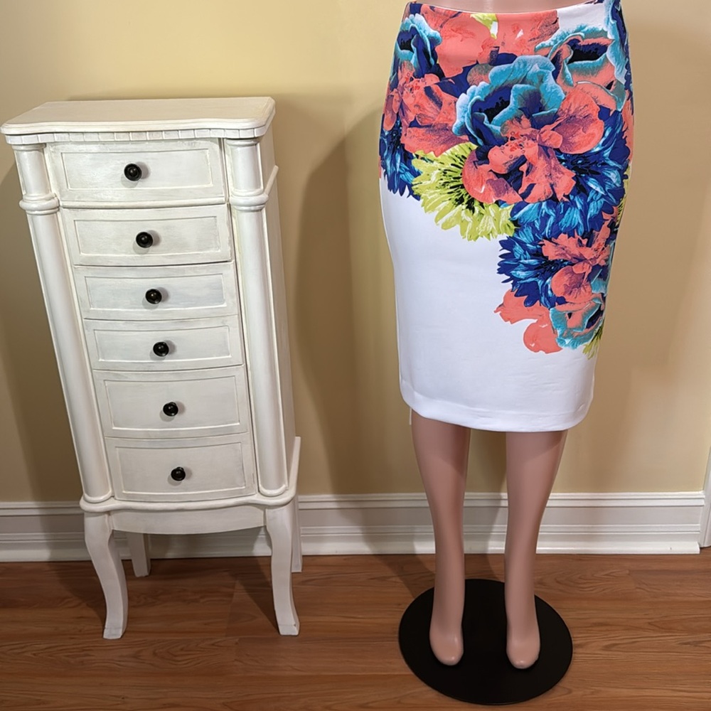 💐Worthington floral pencil skirt size medium💐